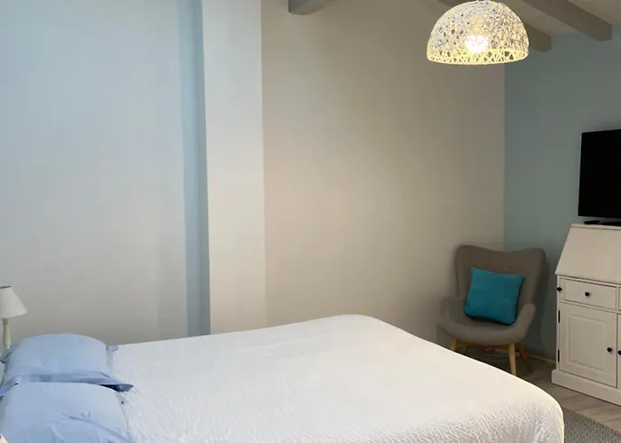 La Maison De Charles * Saint-Aubin-de-Branne